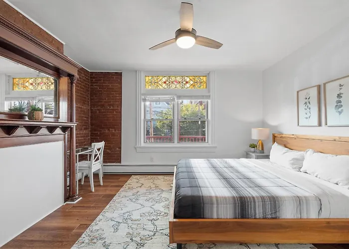 Apartment Shadyside, Pittsburgh, Modern And Accessible 2 Bedroom Unit2 With Free Parking *
