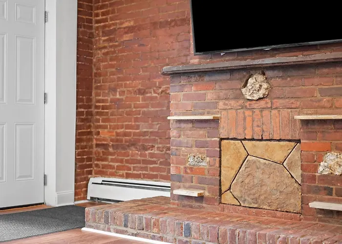 Apartment Shadyside, Pittsburgh, Modern And Accessible 2 Bedroom Unit2 With Free Parking Pittsburgh