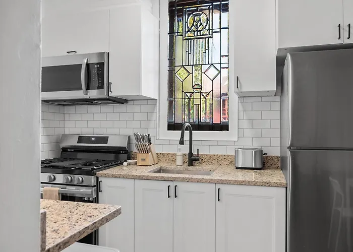 Shadyside, Pittsburgh, Modern And Accessible 2 Bedroom Unit2 With Free Parking Apartment Pittsburgh
