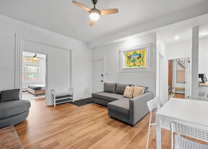 Apartment Shadyside, Pittsburgh, Modern And Accessible 2 Bedroom Unit2 With Free Parking Pittsburgh
